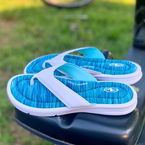 athletic works women's thong sandal